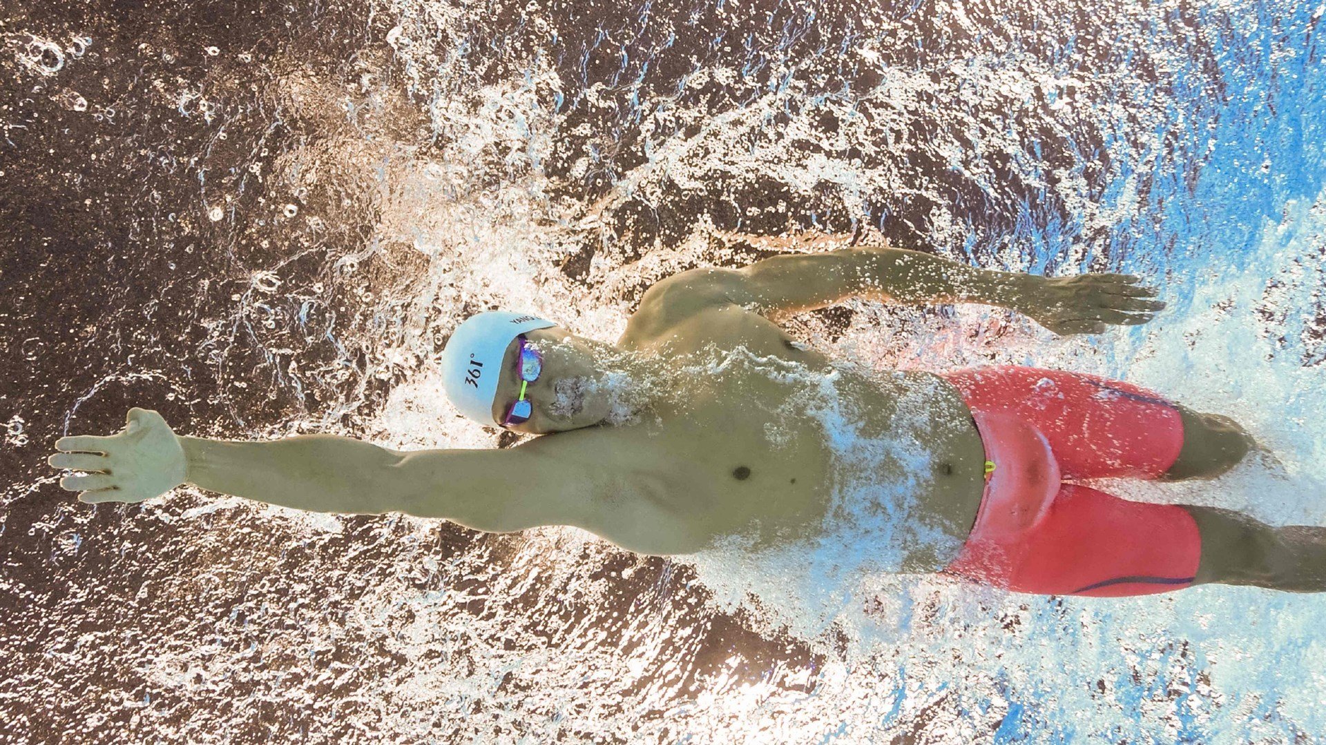 德国女子200米选手在预赛中表现出色,晋级半决赛,德国女子短跑名将