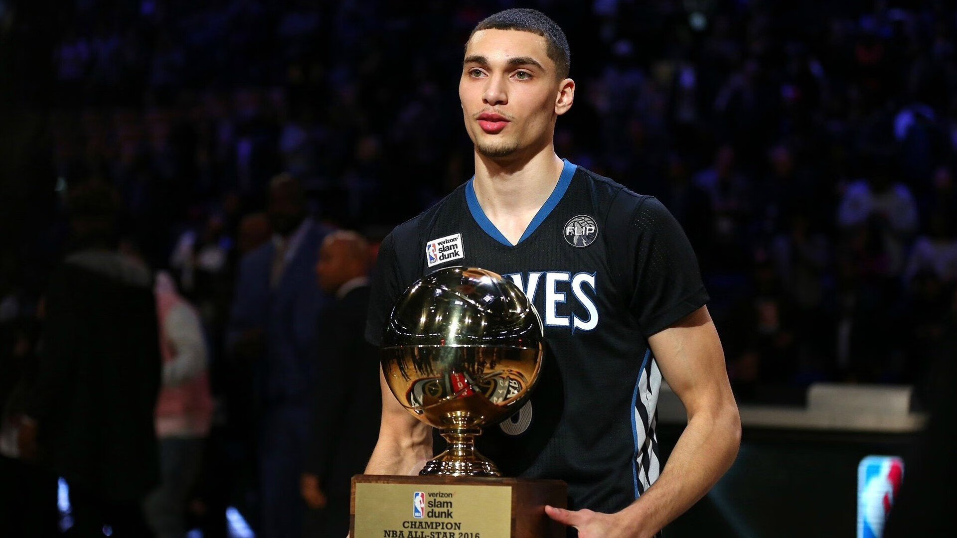 法甲争冠激战：巴黎逆转里尔，积分差距缩小，巴黎vs里尔法超杯