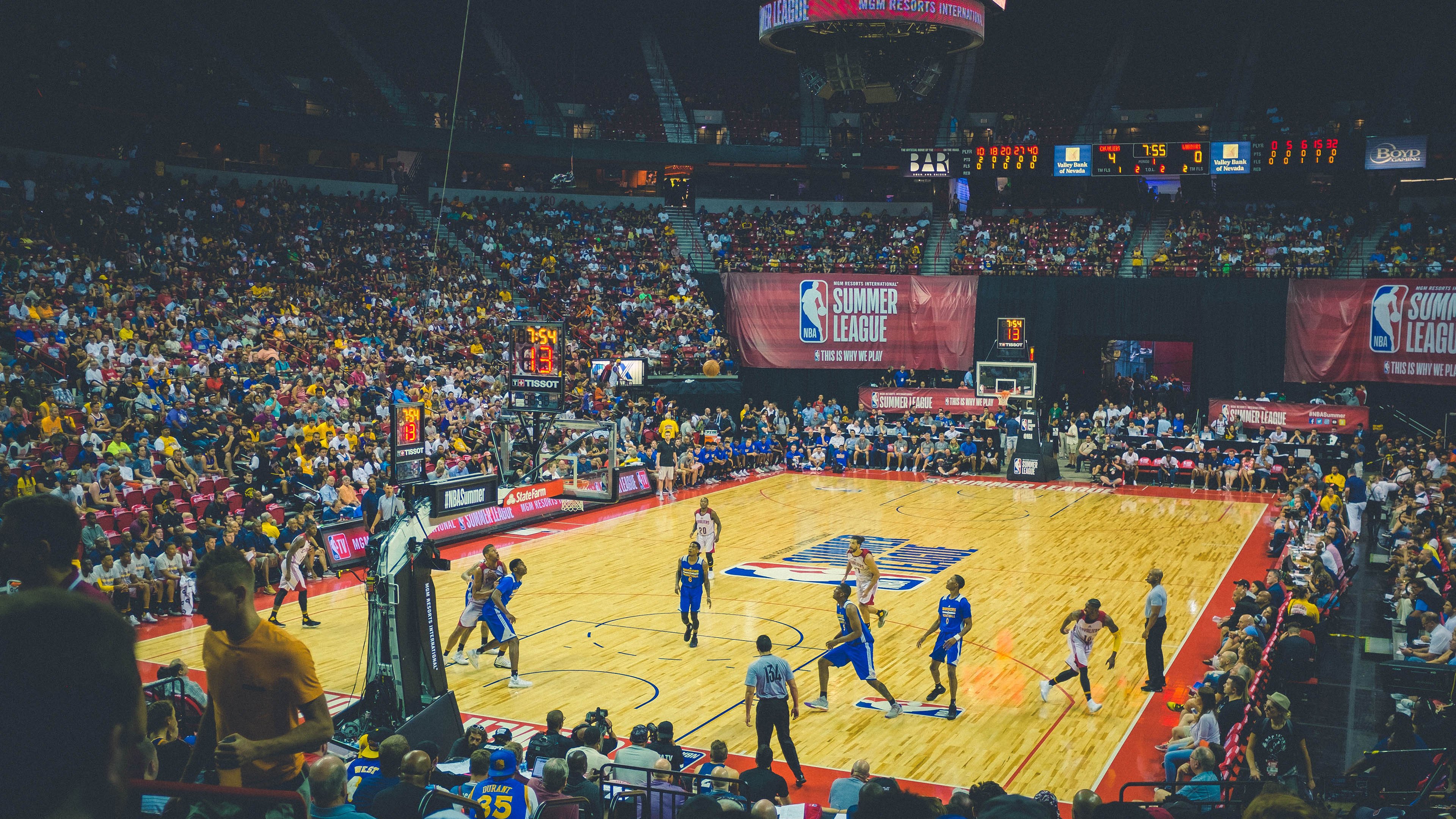 潮流与足球结合：球迷文化的新潮流，足球热潮